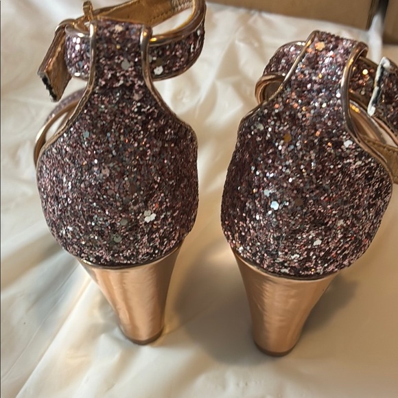 Elegant Pink and Gold Heels with Glittery Ankle Strap - Picture 7 of 10